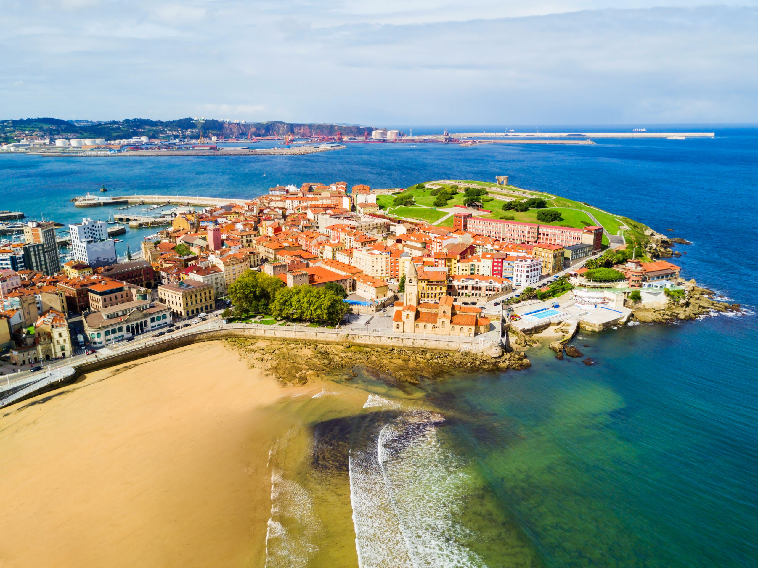 Gijon,Beach,Aerial,View,In,The,Centre,Of,Gijon,City Agence de voyage Ardèche